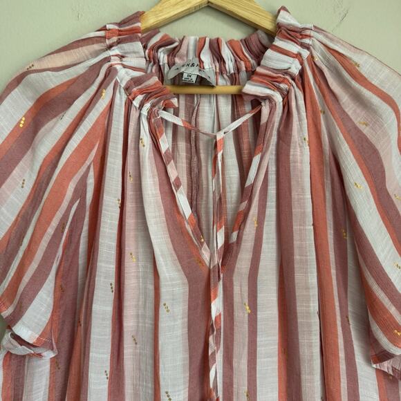 Alex & Parker Size 1X Top Pink Striped Gold Specks Flutter Sleeve Ruffle Neck - Picture 3 of 13